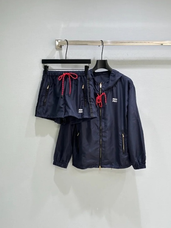 Miu Miu Jackets & Blazers - MIUMIU trench coat and shorts, well-tailored